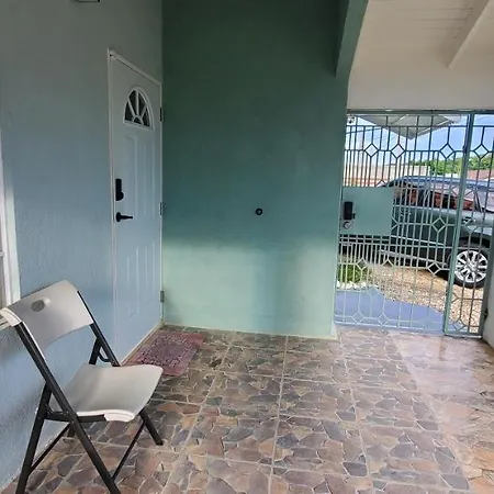 Hillside Retreat In Gated Community Close To Beach