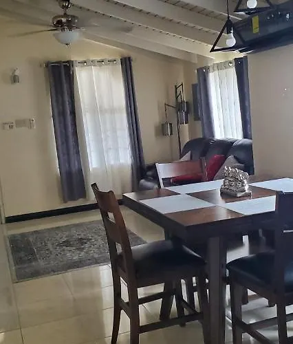 Сasa de vacaciones Hillside Retreat In Gated Community Close To *